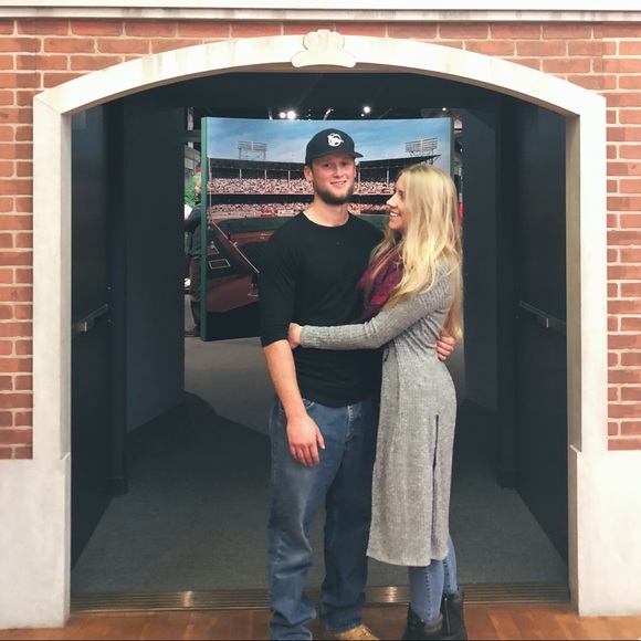 meet your posher, Amanda 💓 - Picture 5 of 8